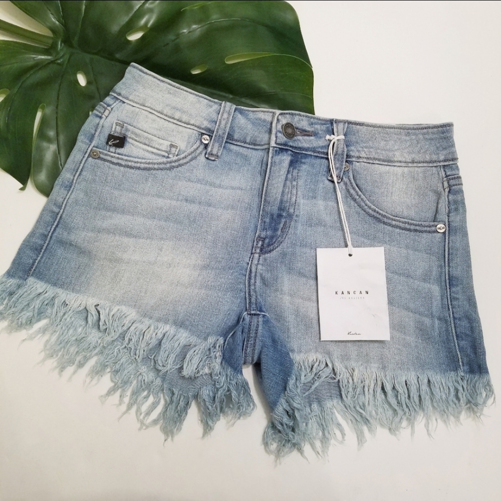 COPY - NWT KanCan Mid Rise Frayed Hem Denim Shorts Size Small